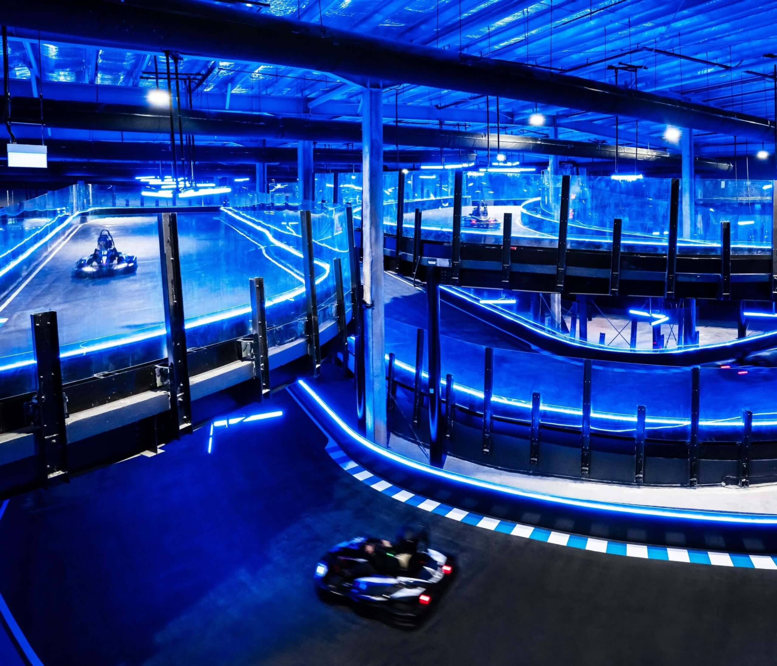 3-level indoor track with 14 exciting turns